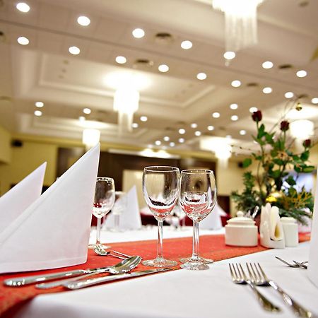 Hotel Prezydencki 3-Star Rzeszow Bagian luar foto