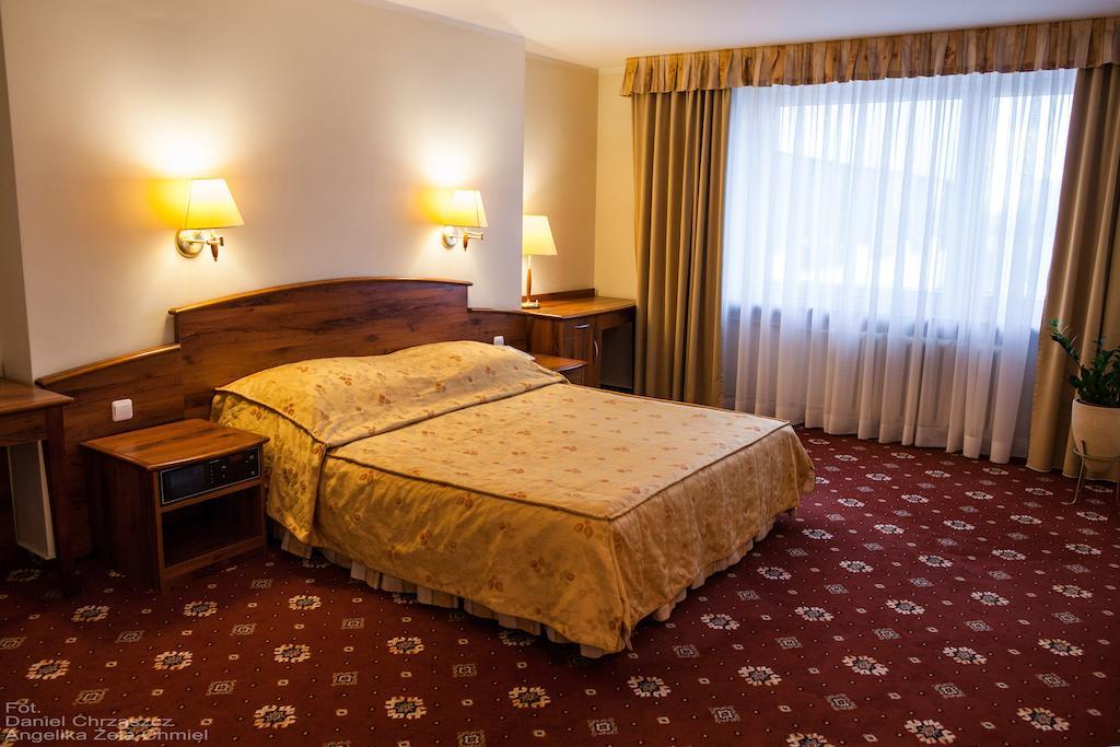 Hotel Prezydencki 3-Star Rzeszow Ruang foto