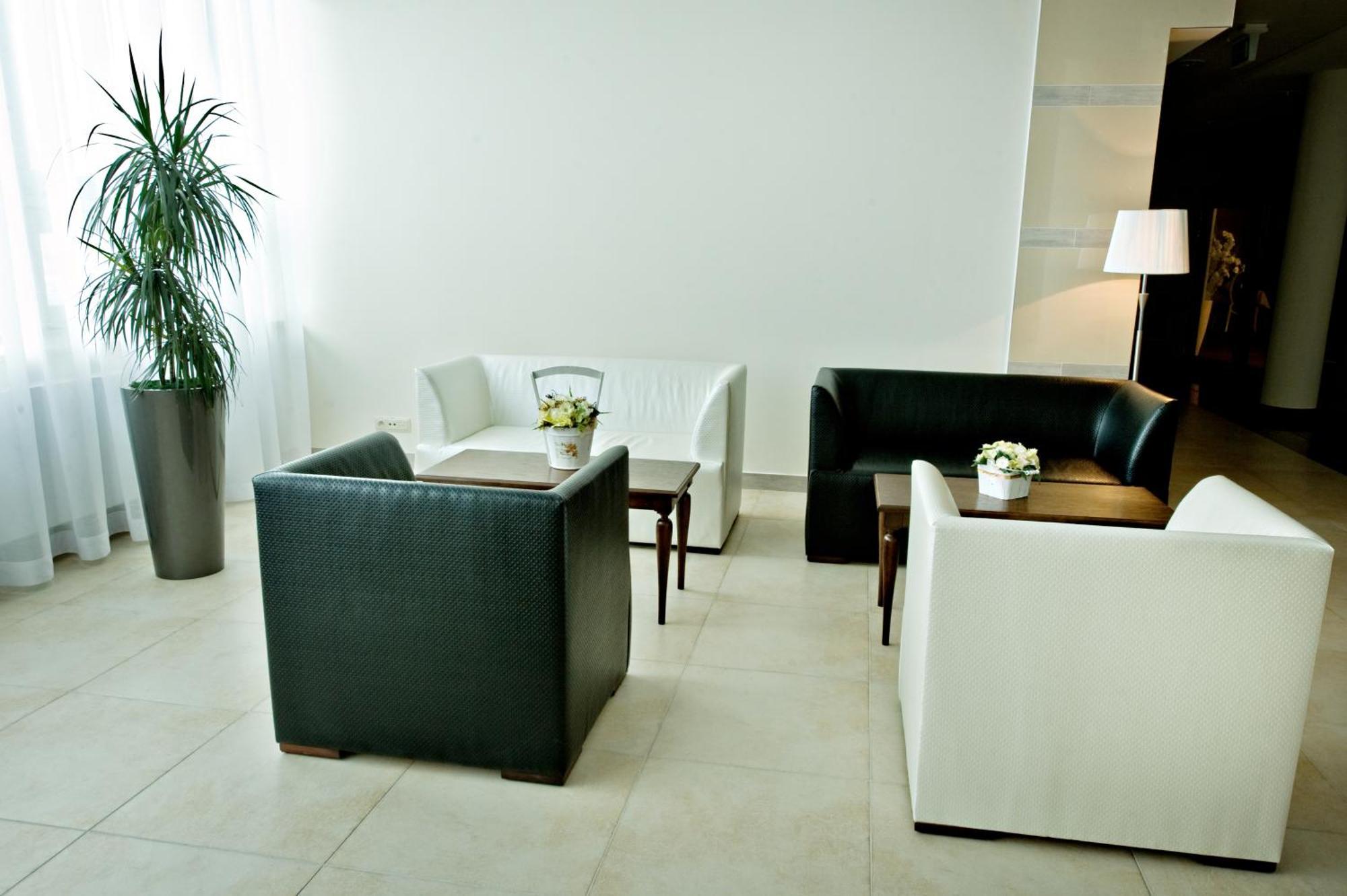 Hotel Prezydencki 3-Star Rzeszow Bagian luar foto
