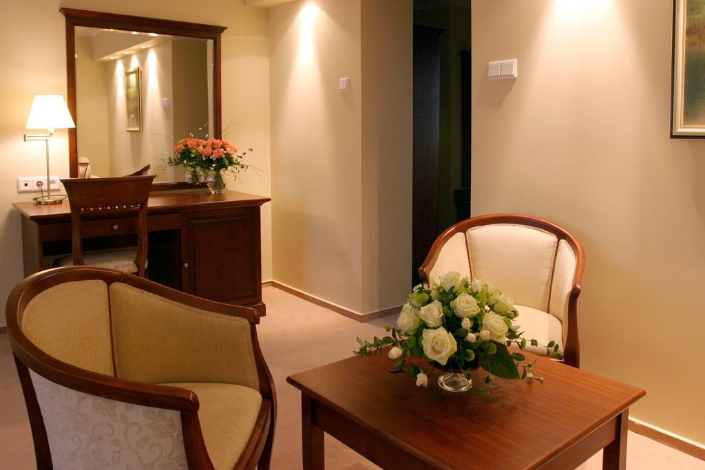 Hotel Prezydencki 3-Star Rzeszow Ruang foto