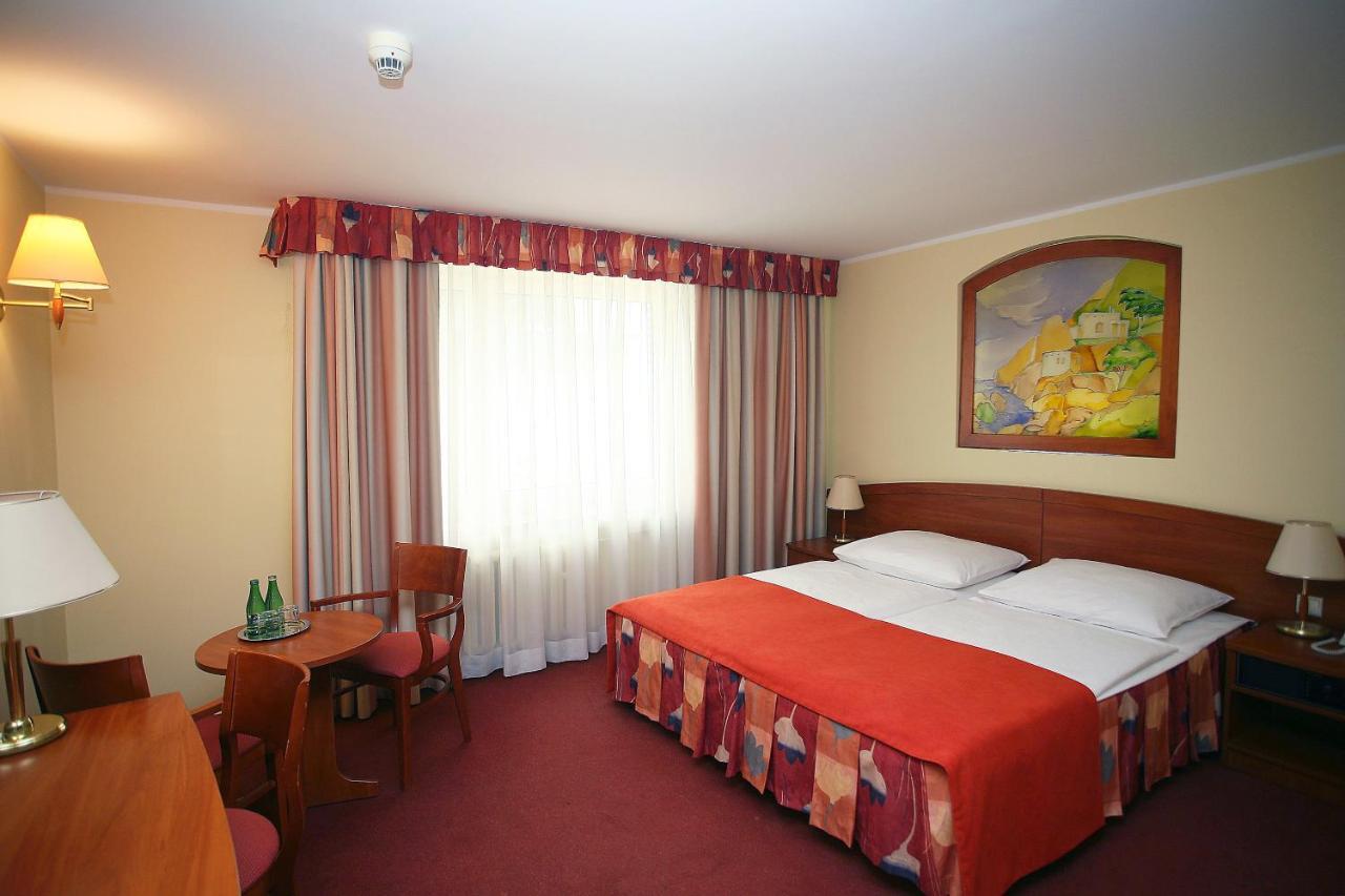Hotel Prezydencki 3-Star Rzeszow Bagian luar foto
